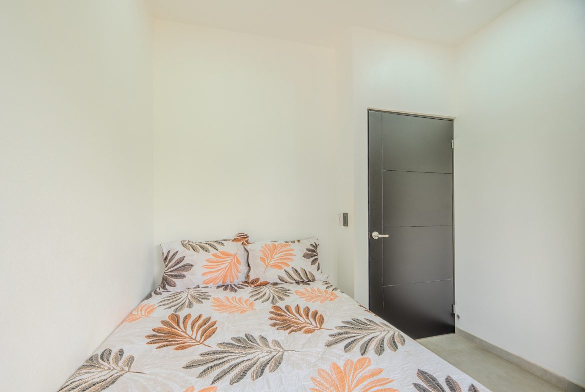 PROPERTY WITH THREE BEDROOMS AND POOL, IN VILLA NUEVA QUEPOS – 0.38 ACRES