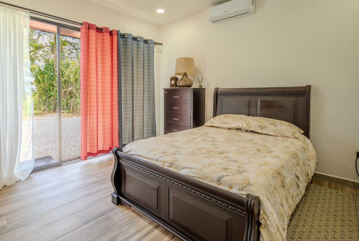 PROPERTY WITH THREE BEDROOMS AND POOL, IN VILLA NUEVA QUEPOS – 0.38 ACRES