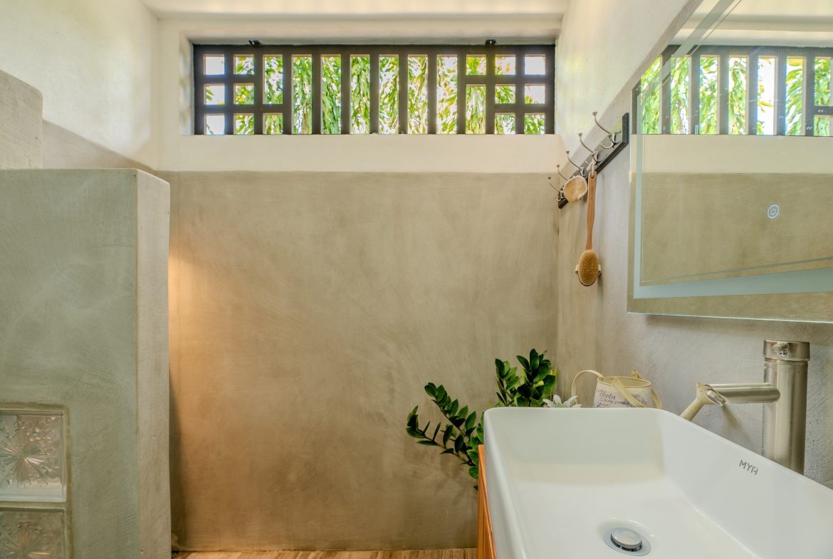 PROPERTY WITH THREE BEDROOMS AND POOL, IN VILLA NUEVA QUEPOS – 0.38 ACRES