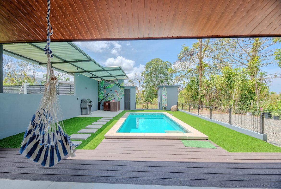 PROPERTY WITH THREE BEDROOMS AND POOL, IN VILLA NUEVA QUEPOS – 0.38 ACRES