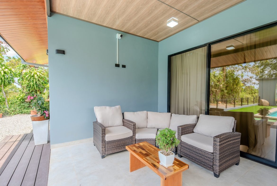 PROPERTY WITH THREE BEDROOMS AND POOL, IN VILLA NUEVA QUEPOS – 0.38 ACRES