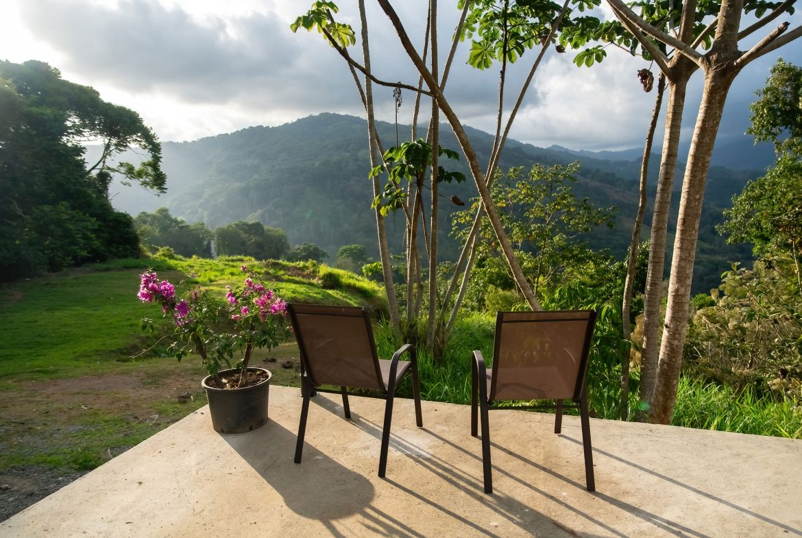 DEVELOPMENT PROPERTY WITH ONE BEDROOM HOUSE, IN THE HIGHEST OF PLATANILLO – 148 ACRES