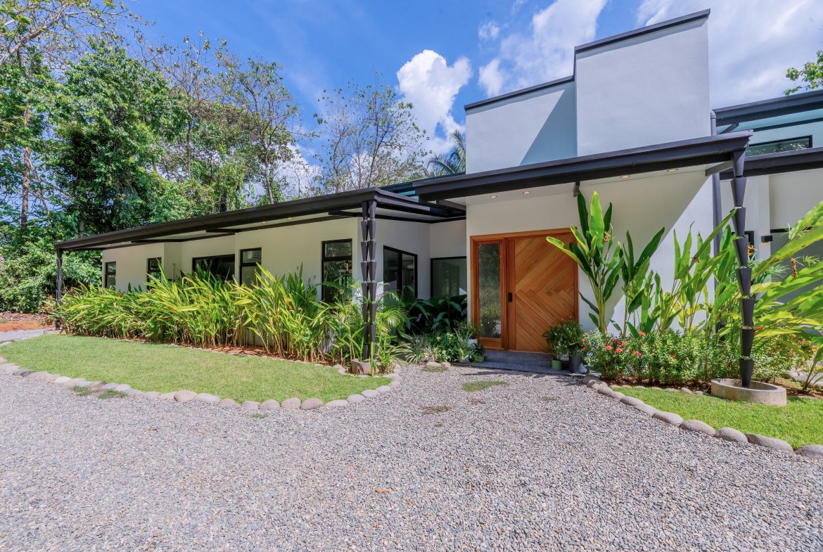 CASA OROPENDULA PROPERTY WITH THREE BEDROOMS, IN BARU – 3.44 ACRES