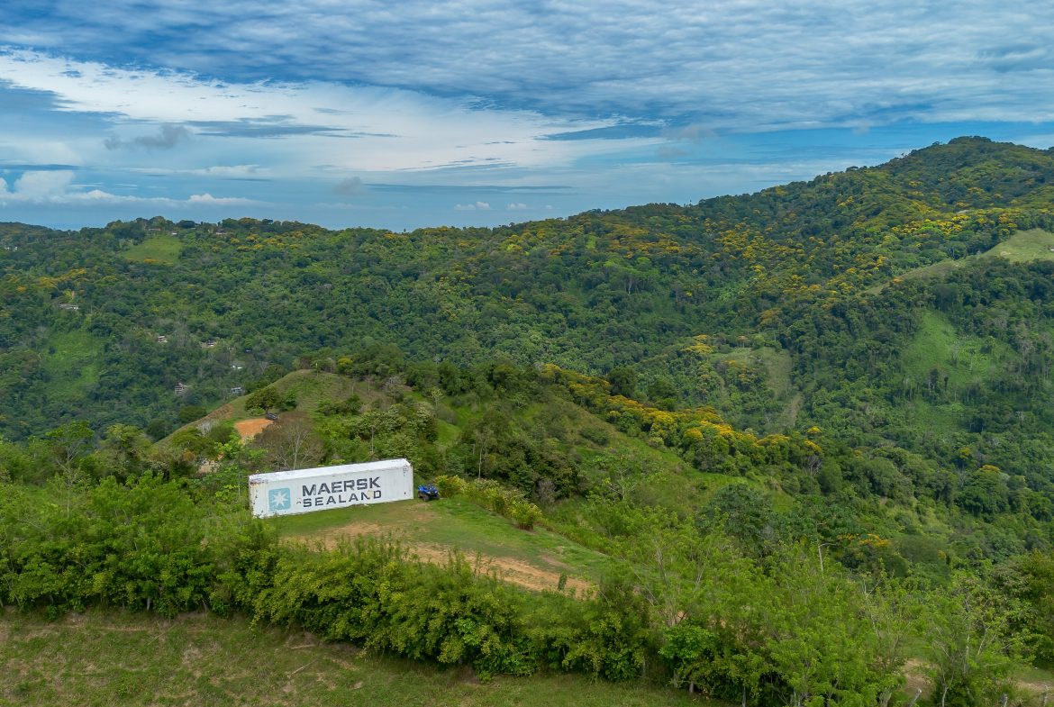 DEVELOPMENT PROPERTY WITH ONE BEDROOM HOUSE, IN THE HIGHEST OF PLATANILLO – 148 ACRES