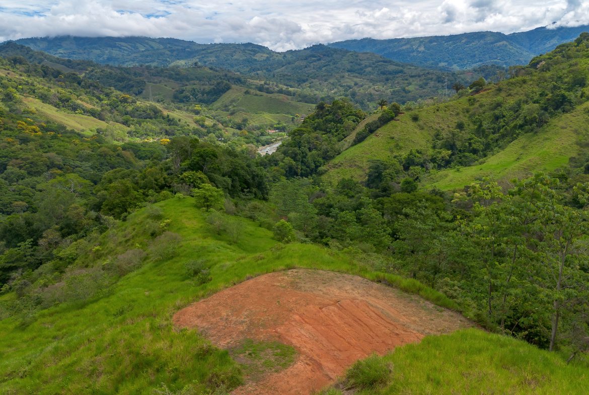 DEVELOPMENT PROPERTY WITH ONE BEDROOM HOUSE, IN THE HIGHEST OF PLATANILLO – 148 ACRES