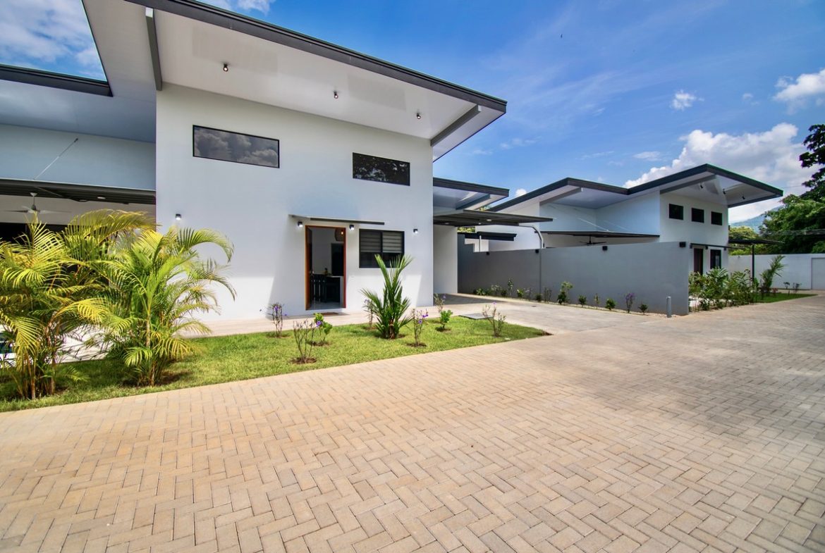 CASA CORAZON PROPERTY WITH THREE BEDROOMS, IN BAHIA BALLENA – 0.14 ACRES