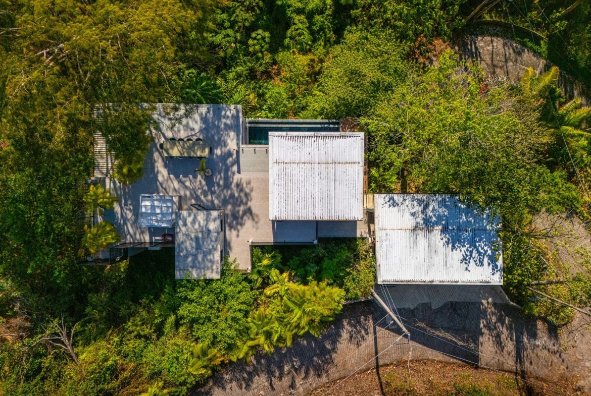 CASA MOON LUXURY PROPERTY WITH FOUR BEDROOMS AND AMAZING SUNSET VIEWS, IN QUEPOS – 0.61 ACRES