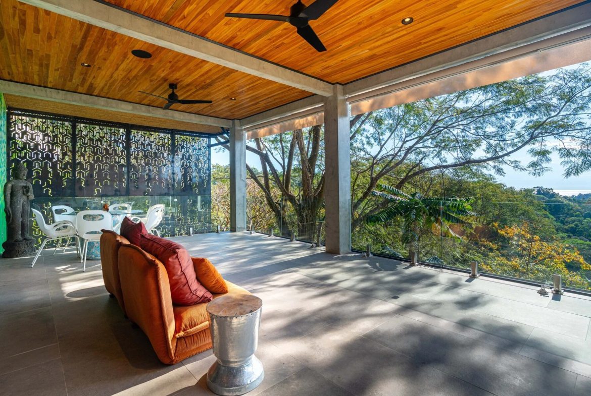 CASA MOON LUXURY PROPERTY WITH FOUR BEDROOMS AND AMAZING SUNSET VIEWS, IN QUEPOS – 0.61 ACRES
