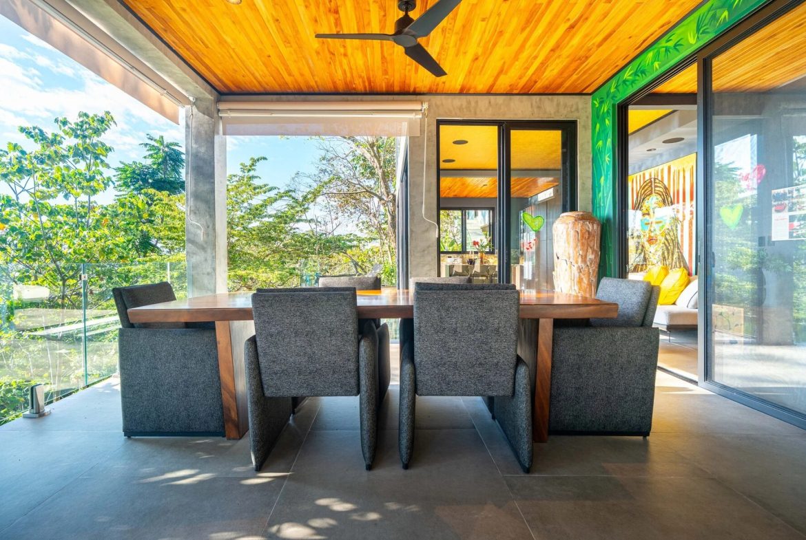 CASA MOON LUXURY PROPERTY WITH FOUR BEDROOMS AND AMAZING SUNSET VIEWS, IN QUEPOS – 0.61 ACRES