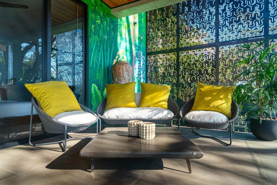 CASA MOON LUXURY PROPERTY WITH FOUR BEDROOMS AND AMAZING SUNSET VIEWS, IN QUEPOS – 0.61 ACRES