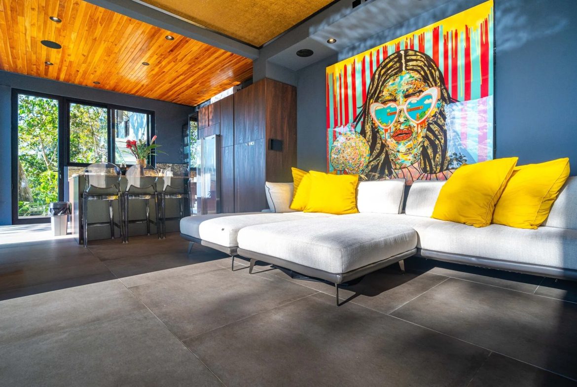 CASA MOON LUXURY PROPERTY WITH FOUR BEDROOMS AND AMAZING SUNSET VIEWS, IN QUEPOS – 0.61 ACRES