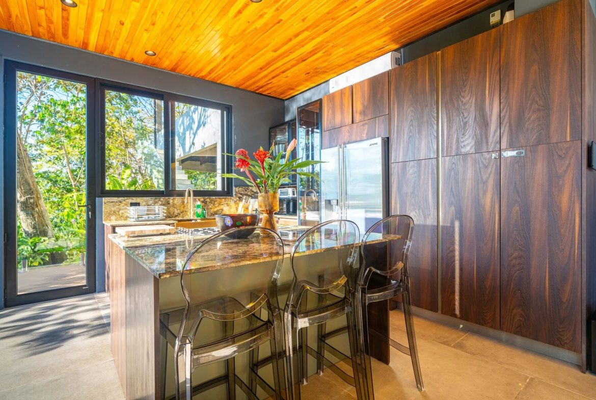 CASA MOON LUXURY PROPERTY WITH FOUR BEDROOMS AND AMAZING SUNSET VIEWS, IN QUEPOS – 0.61 ACRES