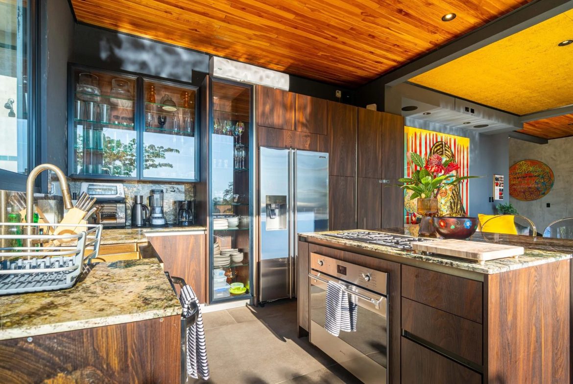 CASA MOON LUXURY PROPERTY WITH FOUR BEDROOMS AND AMAZING SUNSET VIEWS, IN QUEPOS – 0.61 ACRES