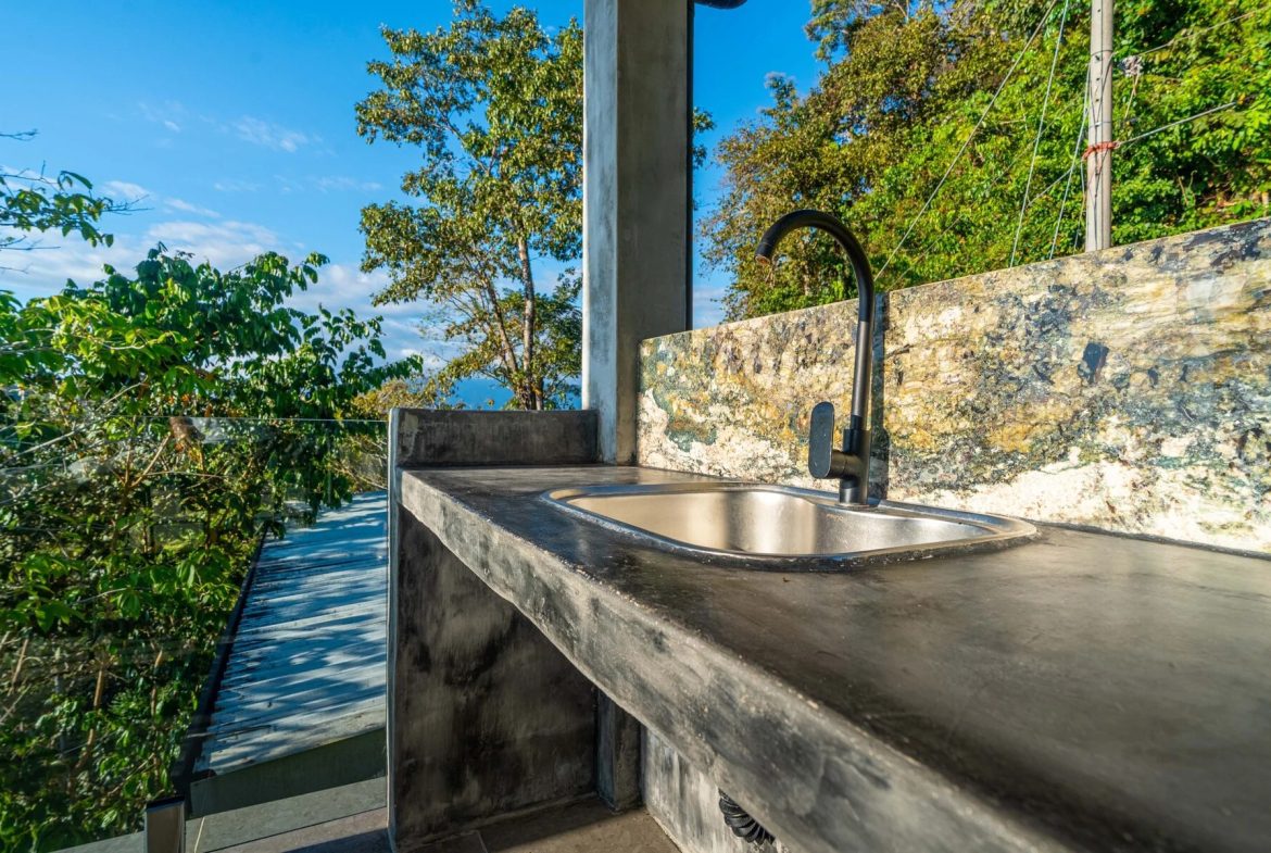 CASA MOON LUXURY PROPERTY WITH FOUR BEDROOMS AND AMAZING SUNSET VIEWS, IN QUEPOS – 0.61 ACRES