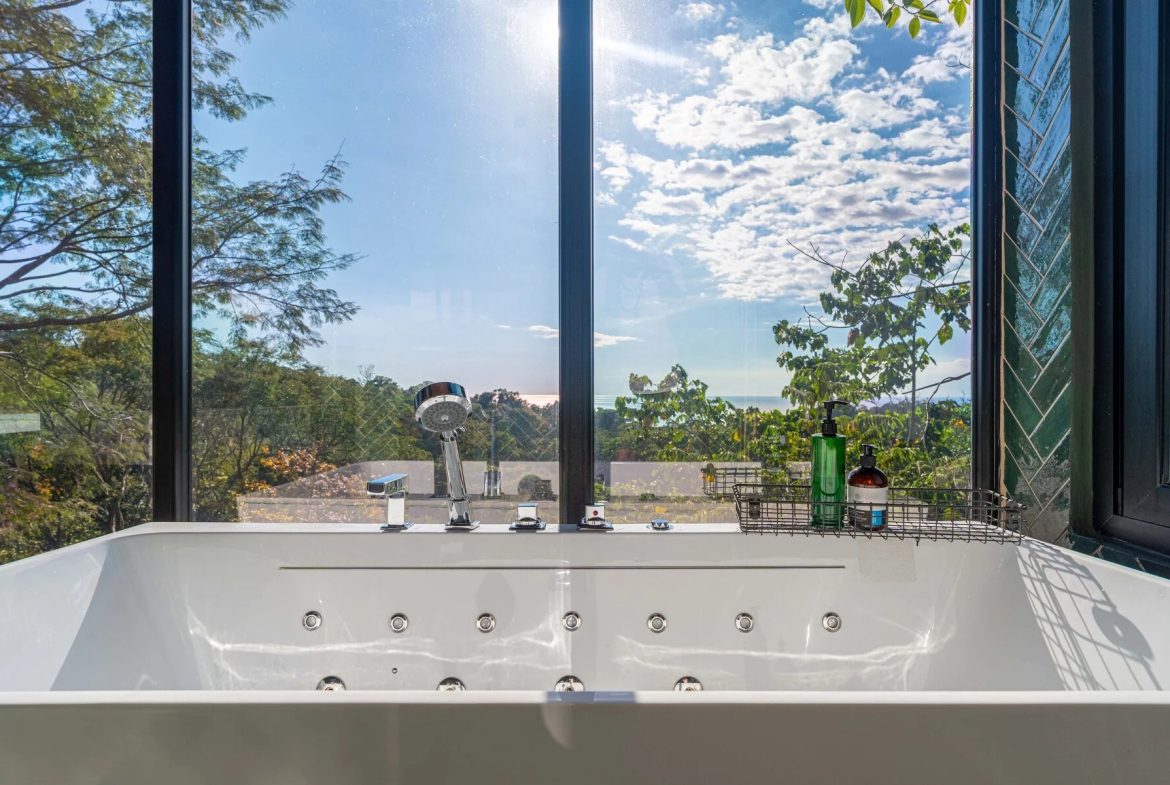 CASA MOON LUXURY PROPERTY WITH FOUR BEDROOMS AND AMAZING SUNSET VIEWS, IN QUEPOS – 0.61 ACRES