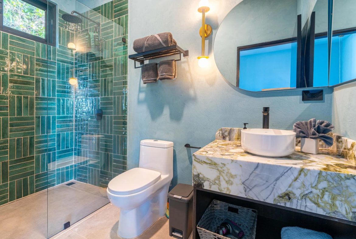 CASA MOON LUXURY PROPERTY WITH FOUR BEDROOMS AND AMAZING SUNSET VIEWS, IN QUEPOS – 0.61 ACRES