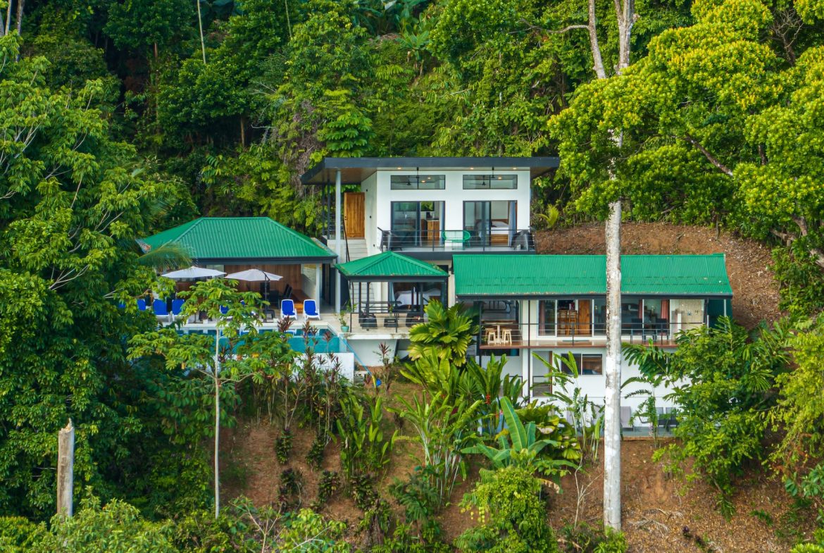 LUXURY PROPERTY WITH FOUR BEDROOMS AND SUNSET VIEWS, IN PORTALON – 3.95 ACRES