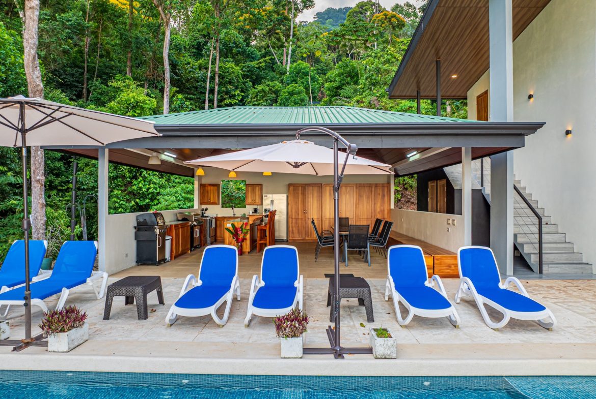 LUXURY PROPERTY WITH FOUR BEDROOMS AND SUNSET VIEWS, IN PORTALON – 3.95 ACRES