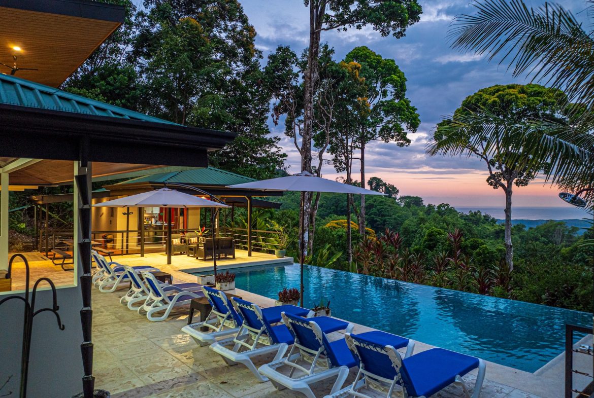LUXURY PROPERTY WITH FOUR BEDROOMS AND SUNSET VIEWS, IN PORTALON – 3.95 ACRES