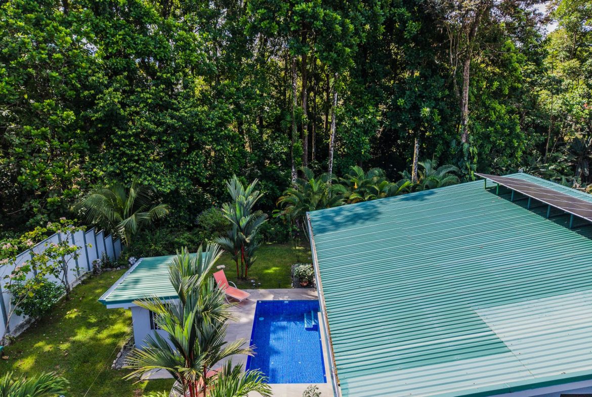 PROPERTY WITH TWO BEDROOMS WITH A PRIVATE CREEK, IN UVITA CENTER – 0.29 ACRES