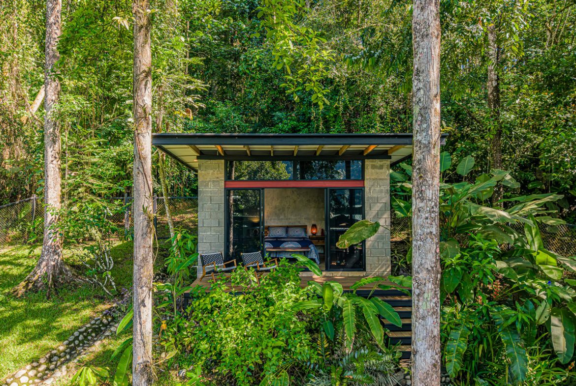 MOUNTAIN PROPERTY WITH TWO BEDROOMS AND SOLAR POWERED, IN TINAMASTES – 5.4 ACRES