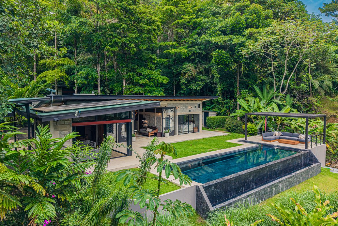 MOUNTAIN PROPERTY WITH TWO BEDROOMS AND SOLAR POWERED, IN TINAMASTES – 5.4 ACRES