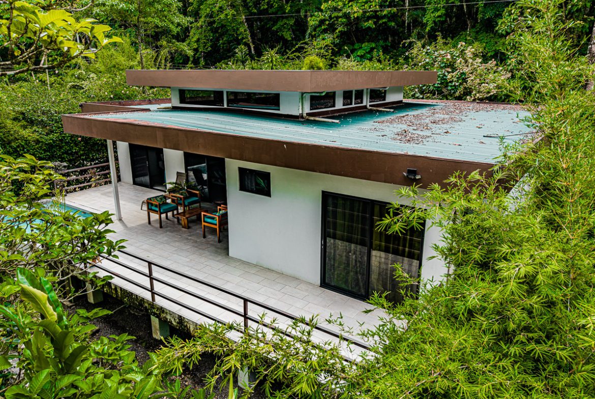 OASIS PROPERTY WITH THREE BEDROOMS NEAR TO THE RIVER, IN BARU – 0.69 ACRES