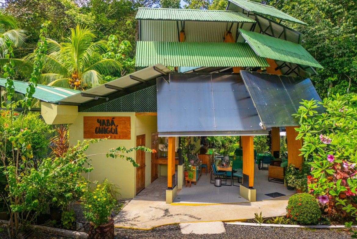 YABA CHIGUI PROPERTY WITH FIVE BEDROOMS, IN OJOCHAL – 0.59 ACRES