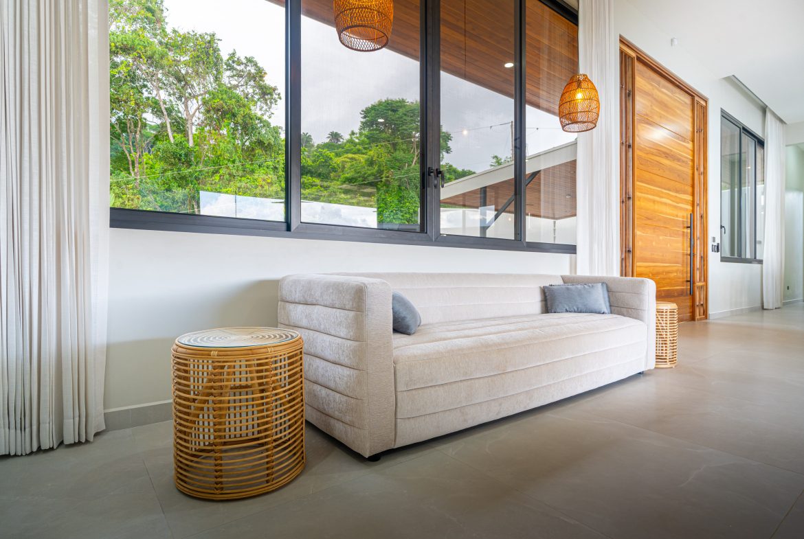 LUXURY PROPERTY WITH FOUR BEDROOMS AND OCEAN VIEWS, IN UVITA JARDINES DEL MORETE – 0.70 ACRES