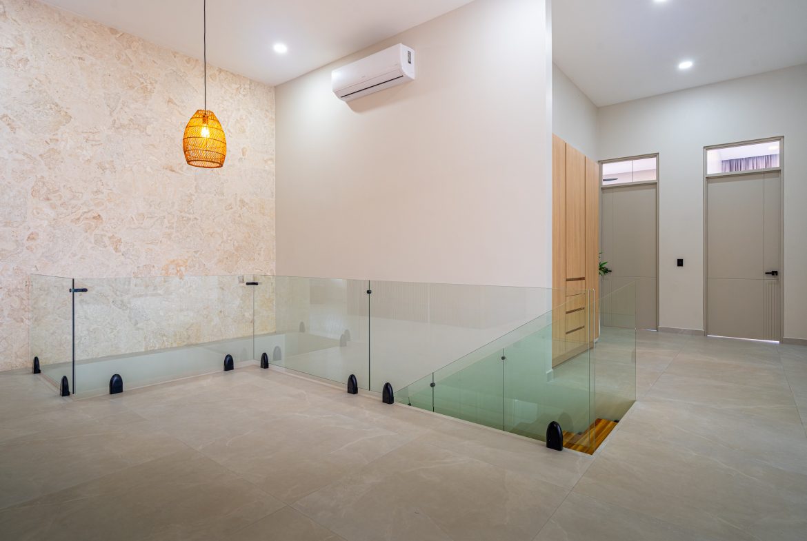 LUXURY PROPERTY WITH FOUR BEDROOMS AND OCEAN VIEWS, IN UVITA JARDINES DEL MORETE – 0.70 ACRES