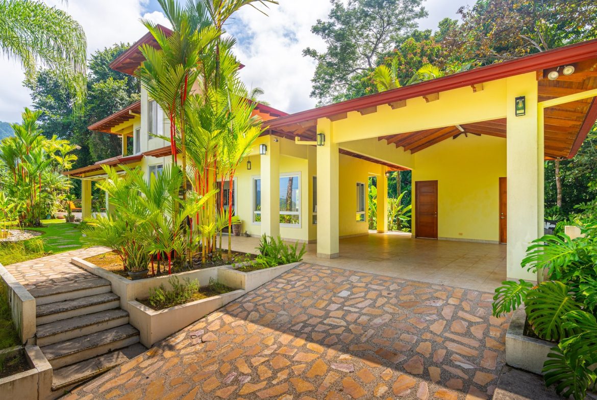 CASA ORQUIDEA PROPERTY WITH TWO BEDROOMS AND PANORAMIC VALLEY VIEWS, IN OJOCHAL – 0.32 ACRES