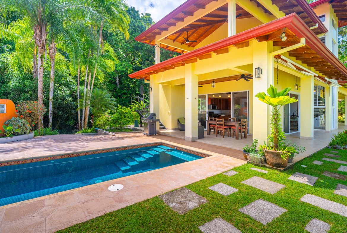 CASA ORQUIDEA PROPERTY WITH TWO BEDROOMS AND PANORAMIC VALLEY VIEWS, IN OJOCHAL – 0.32 ACRES