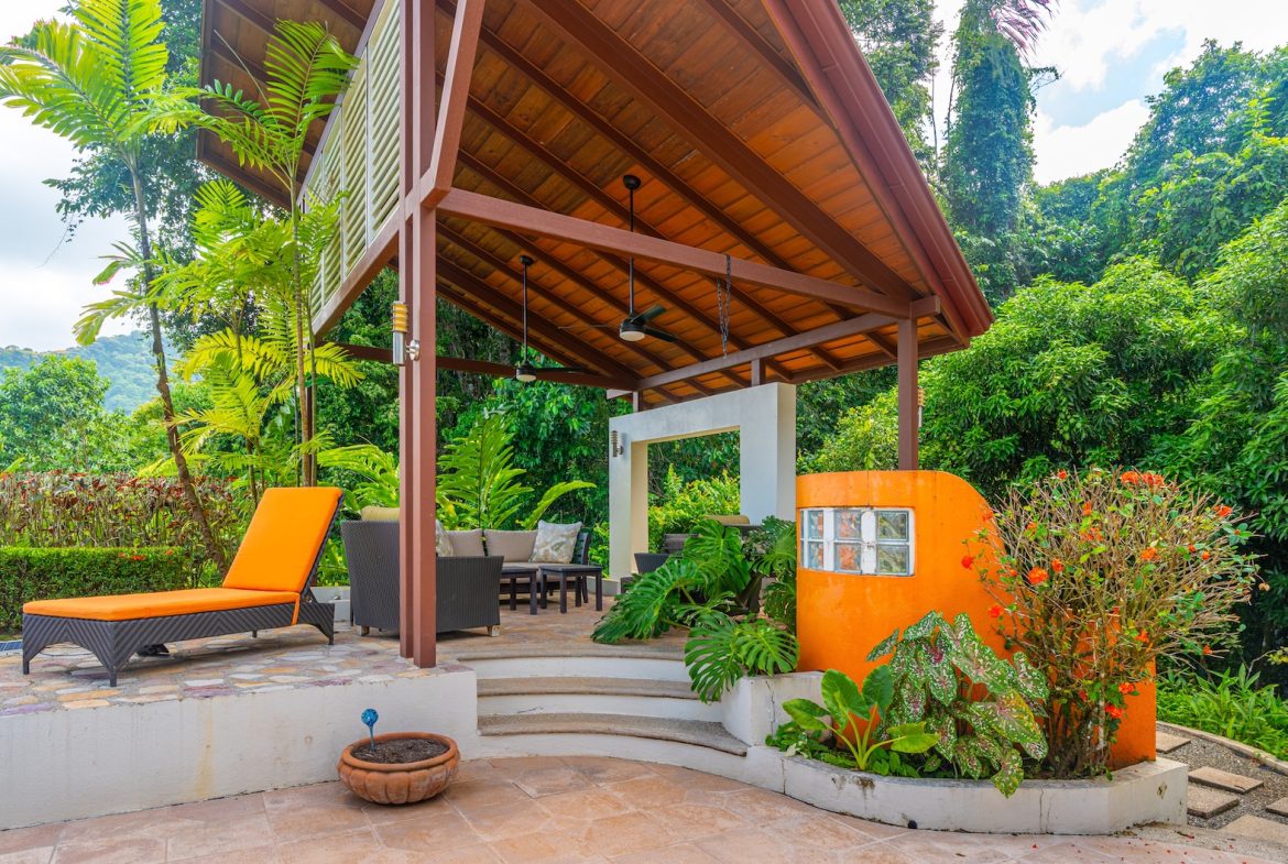 CASA ORQUIDEA PROPERTY WITH TWO BEDROOMS AND PANORAMIC VALLEY VIEWS, IN OJOCHAL – 0.32 ACRES