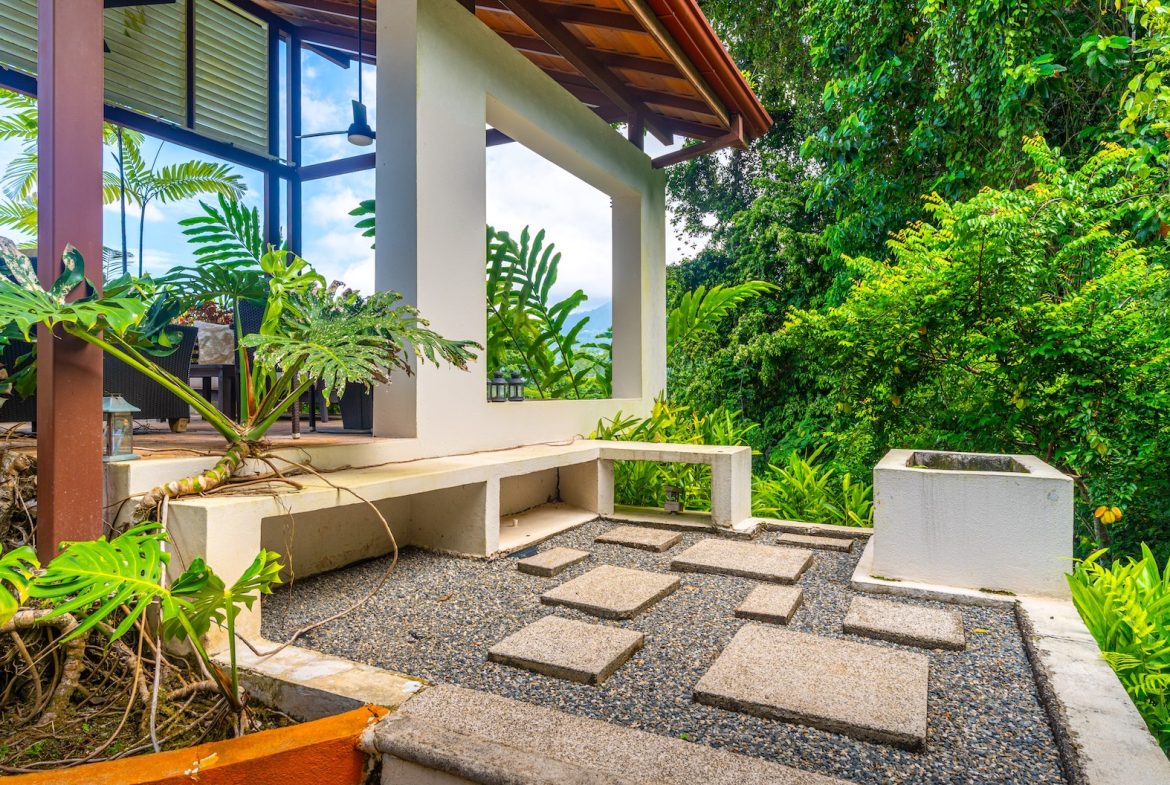 CASA ORQUIDEA PROPERTY WITH TWO BEDROOMS AND PANORAMIC VALLEY VIEWS, IN OJOCHAL – 0.32 ACRES
