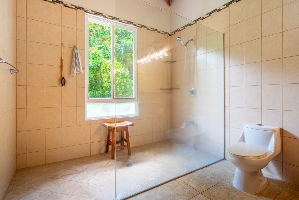 CASA ORQUIDEA PROPERTY WITH TWO BEDROOMS AND PANORAMIC VALLEY VIEWS, IN OJOCHAL – 0.32 ACRES