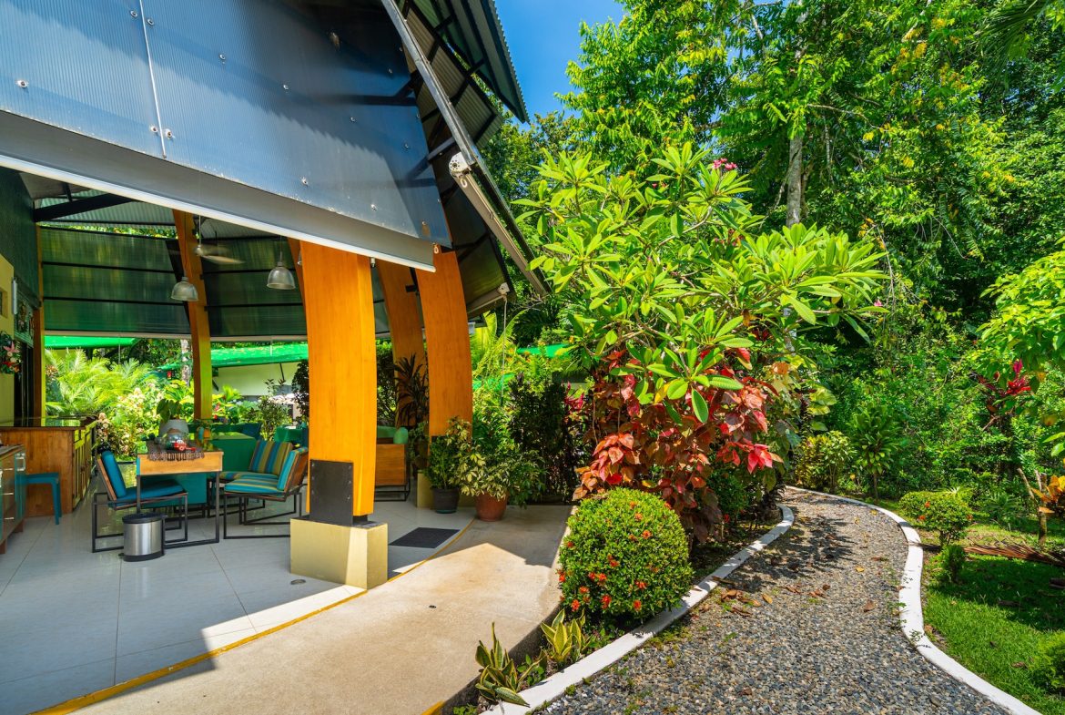 YABA CHIGUI PROPERTY WITH FIVE BEDROOMS, IN OJOCHAL – 0.59 ACRES