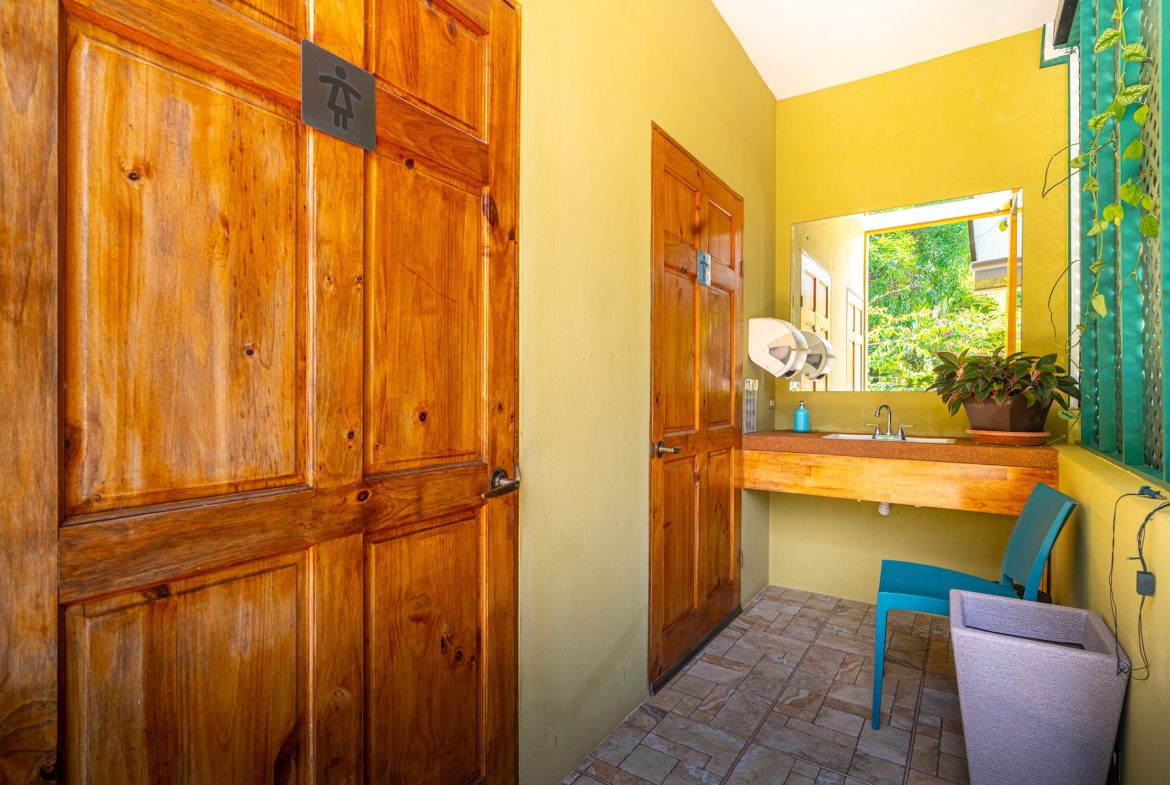 YABA CHIGUI PROPERTY WITH FIVE BEDROOMS, IN OJOCHAL – 0.59 ACRES