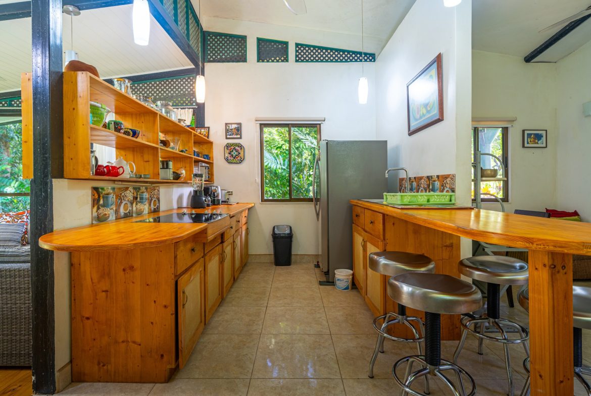 YABA CHIGUI PROPERTY WITH FIVE BEDROOMS, IN OJOCHAL – 0.59 ACRES