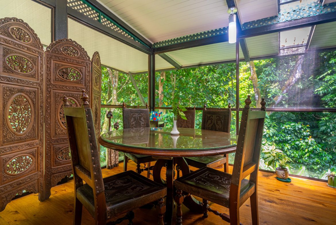 YABA CHIGUI PROPERTY WITH FIVE BEDROOMS, IN OJOCHAL – 0.59 ACRES