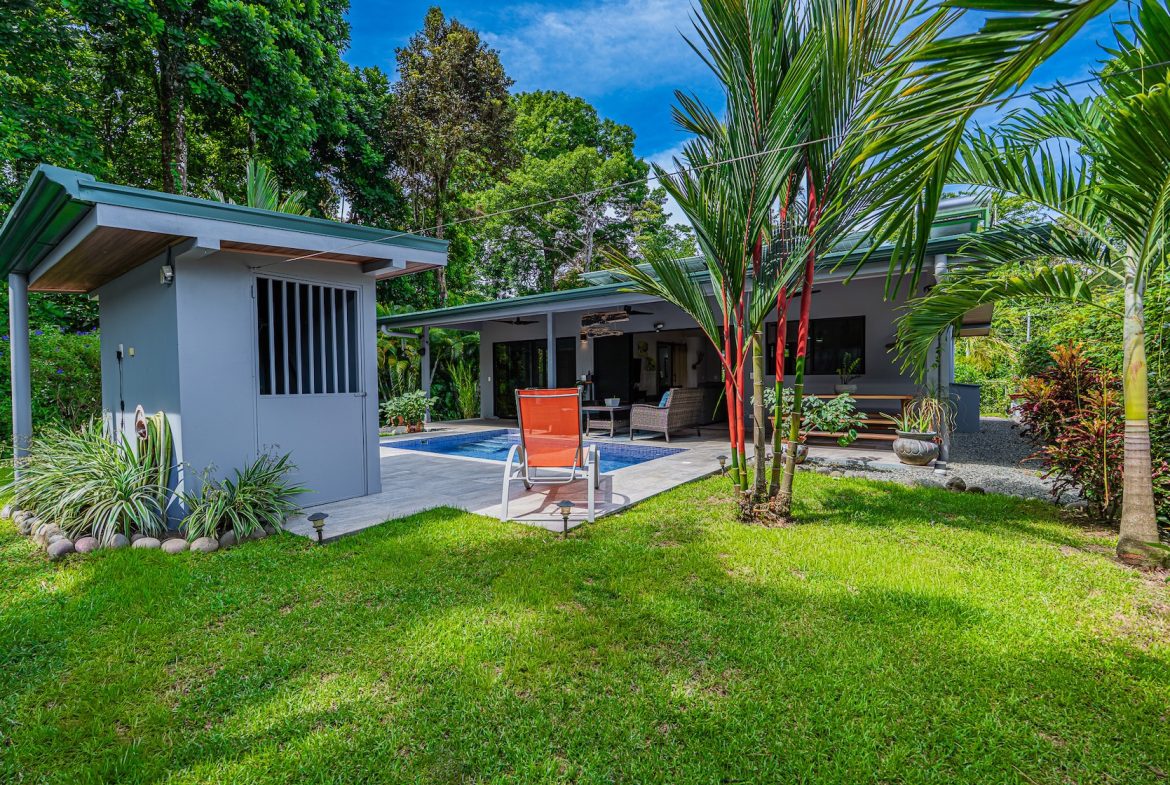 PROPERTY WITH TWO BEDROOMS WITH A PRIVATE CREEK, IN UVITA CENTER – 0.29 ACRES