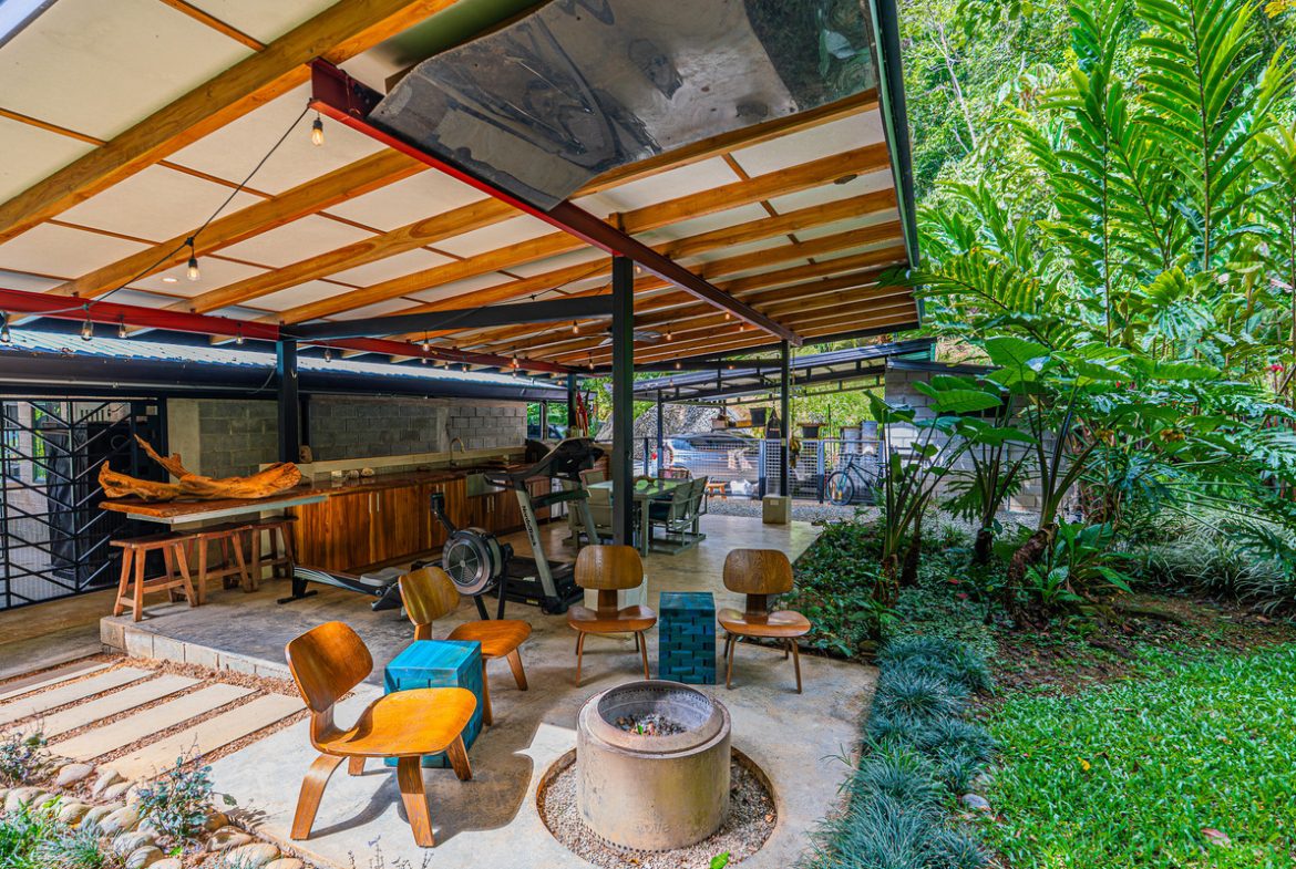 MOUNTAIN PROPERTY WITH TWO BEDROOMS AND SOLAR POWERED, IN TINAMASTES – 5.4 ACRES