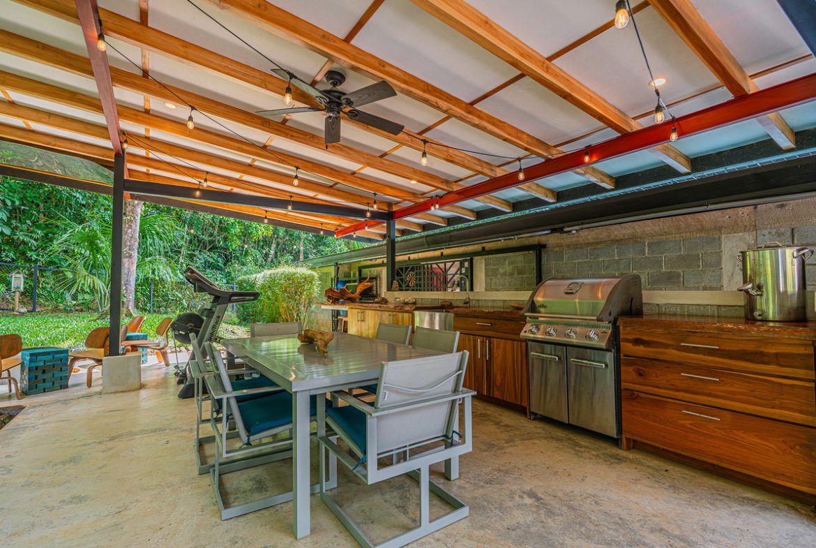 MOUNTAIN PROPERTY WITH TWO BEDROOMS AND SOLAR POWERED, IN TINAMASTES – 5.4 ACRES