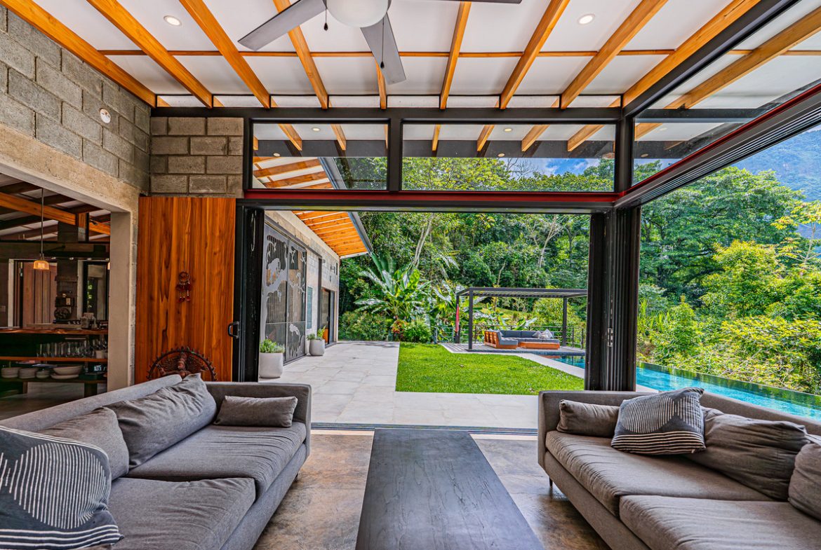 MOUNTAIN PROPERTY WITH TWO BEDROOMS AND SOLAR POWERED, IN TINAMASTES – 5.4 ACRES