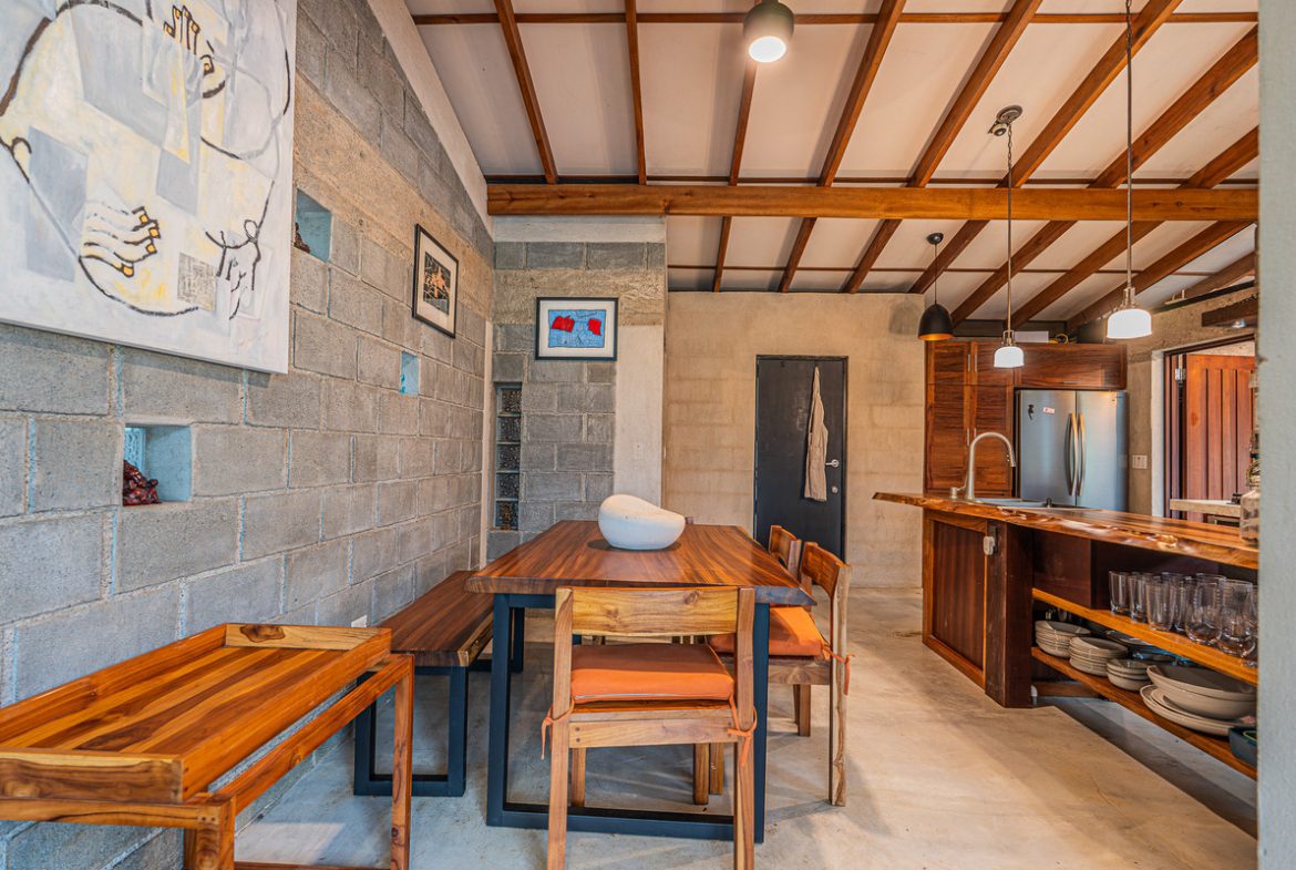 MOUNTAIN PROPERTY WITH TWO BEDROOMS AND SOLAR POWERED, IN TINAMASTES – 5.4 ACRES