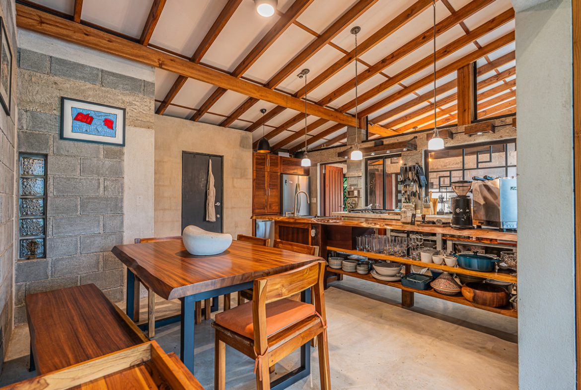 MOUNTAIN PROPERTY WITH TWO BEDROOMS AND SOLAR POWERED, IN TINAMASTES – 5.4 ACRES