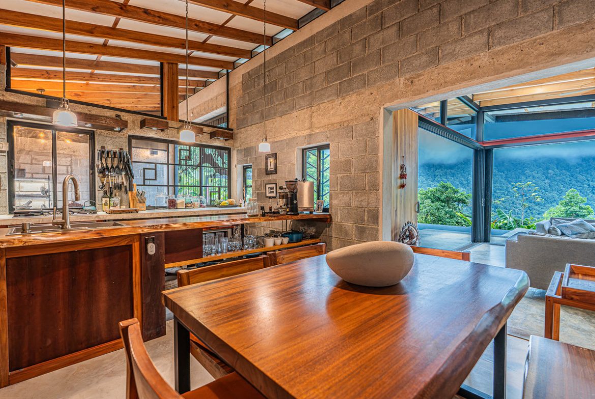 MOUNTAIN PROPERTY WITH TWO BEDROOMS AND SOLAR POWERED, IN TINAMASTES – 5.4 ACRES