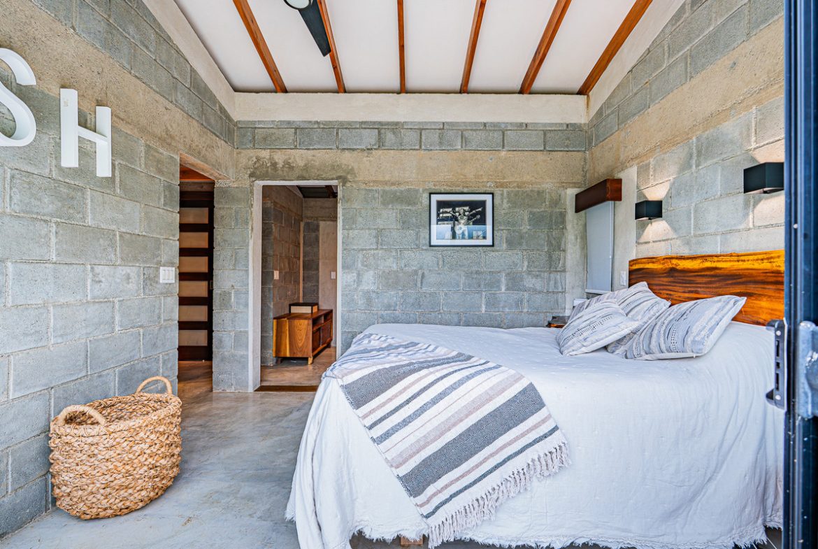 MOUNTAIN PROPERTY WITH TWO BEDROOMS AND SOLAR POWERED, IN TINAMASTES – 5.4 ACRES