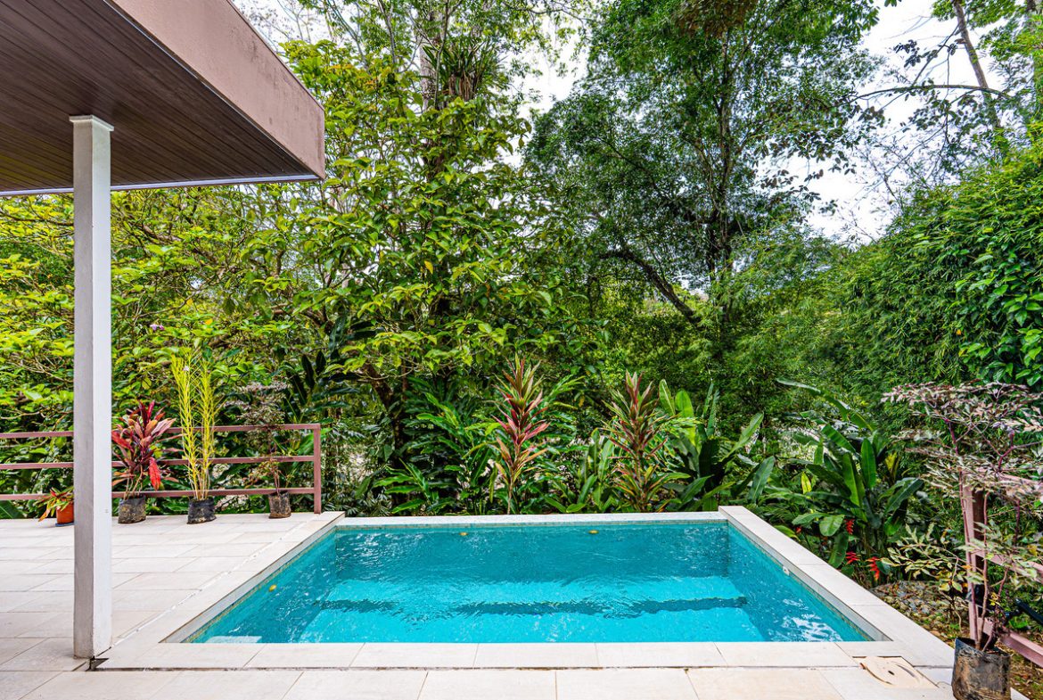 OASIS PROPERTY WITH THREE BEDROOMS NEAR TO THE RIVER, IN BARU – 0.69 ACRES