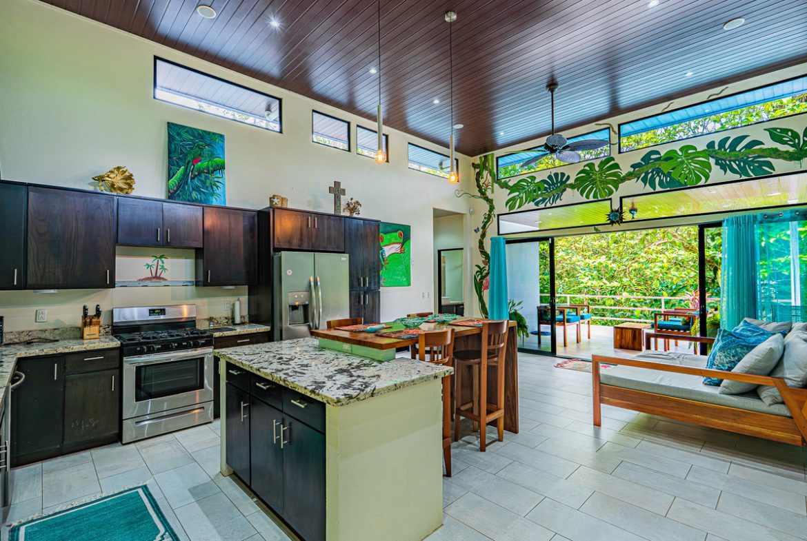 OASIS PROPERTY WITH THREE BEDROOMS NEAR TO THE RIVER, IN BARU – 0.69 ACRES