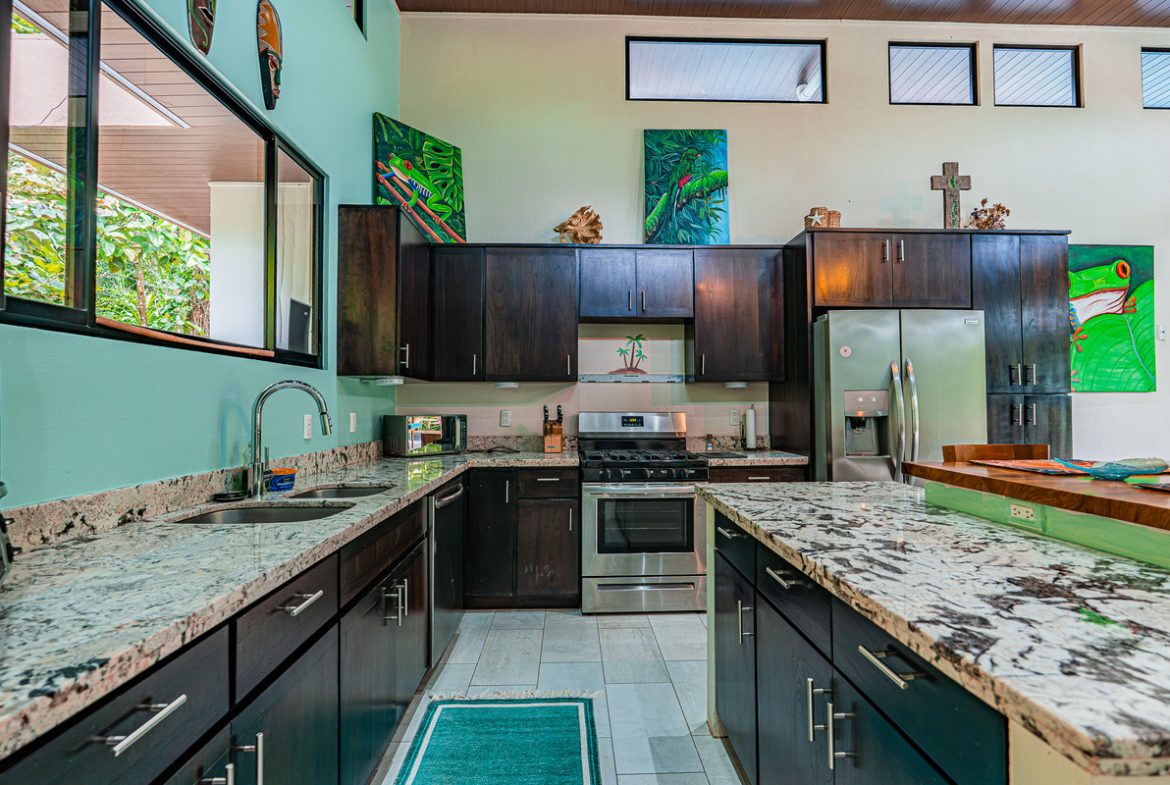 OASIS PROPERTY WITH THREE BEDROOMS NEAR TO THE RIVER, IN BARU – 0.69 ACRES